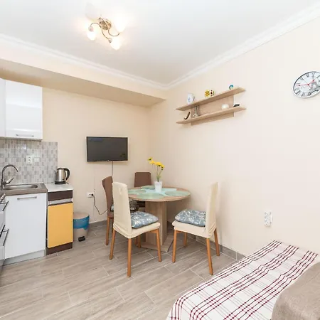 Awesome In Okrug Gornji With Kitchen * Trogir