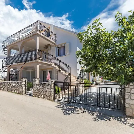 Awesome In Okrug Gornji With Kitchen Apartment *